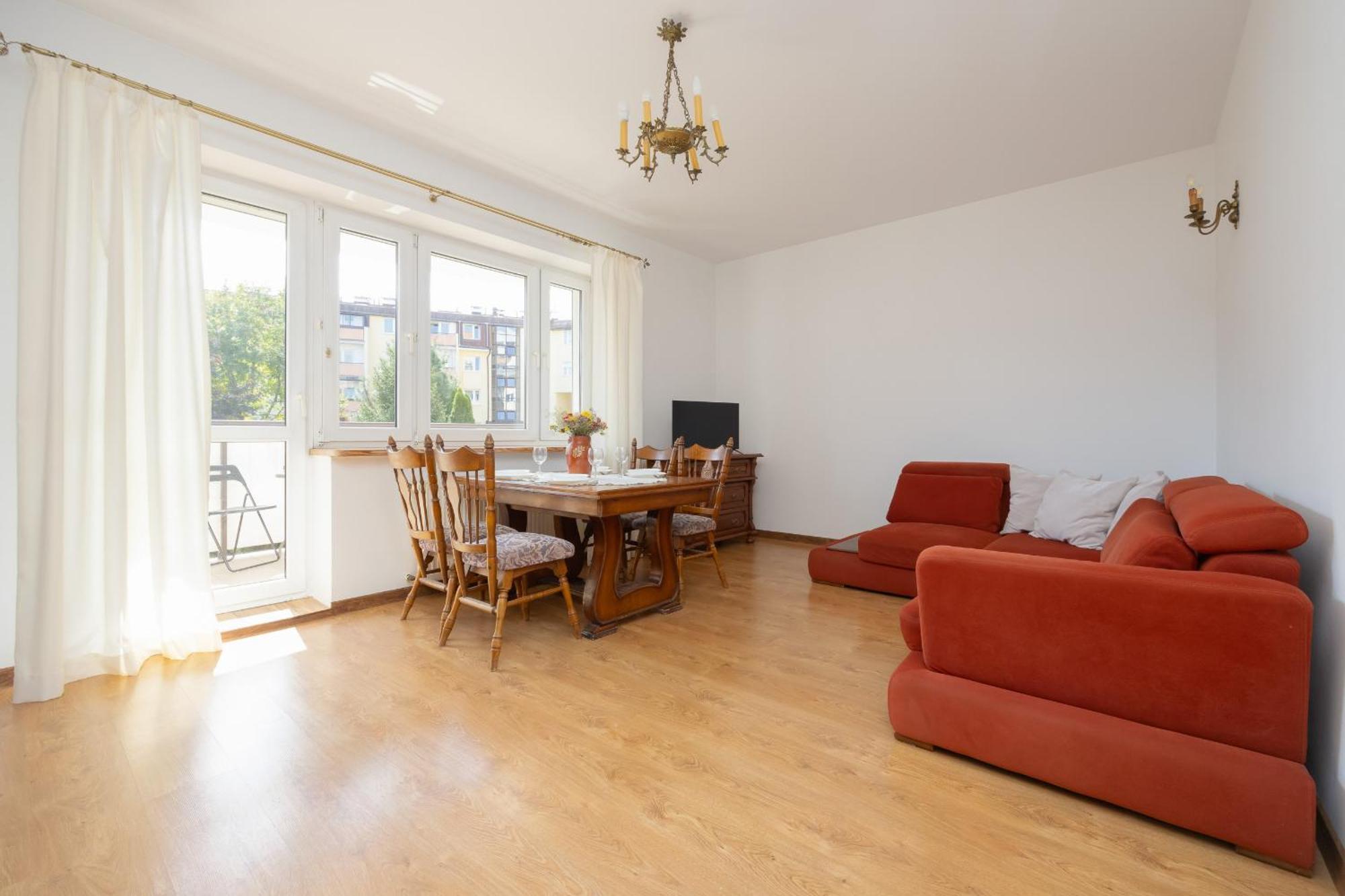 Spacious With Parking By Renters Warszawa