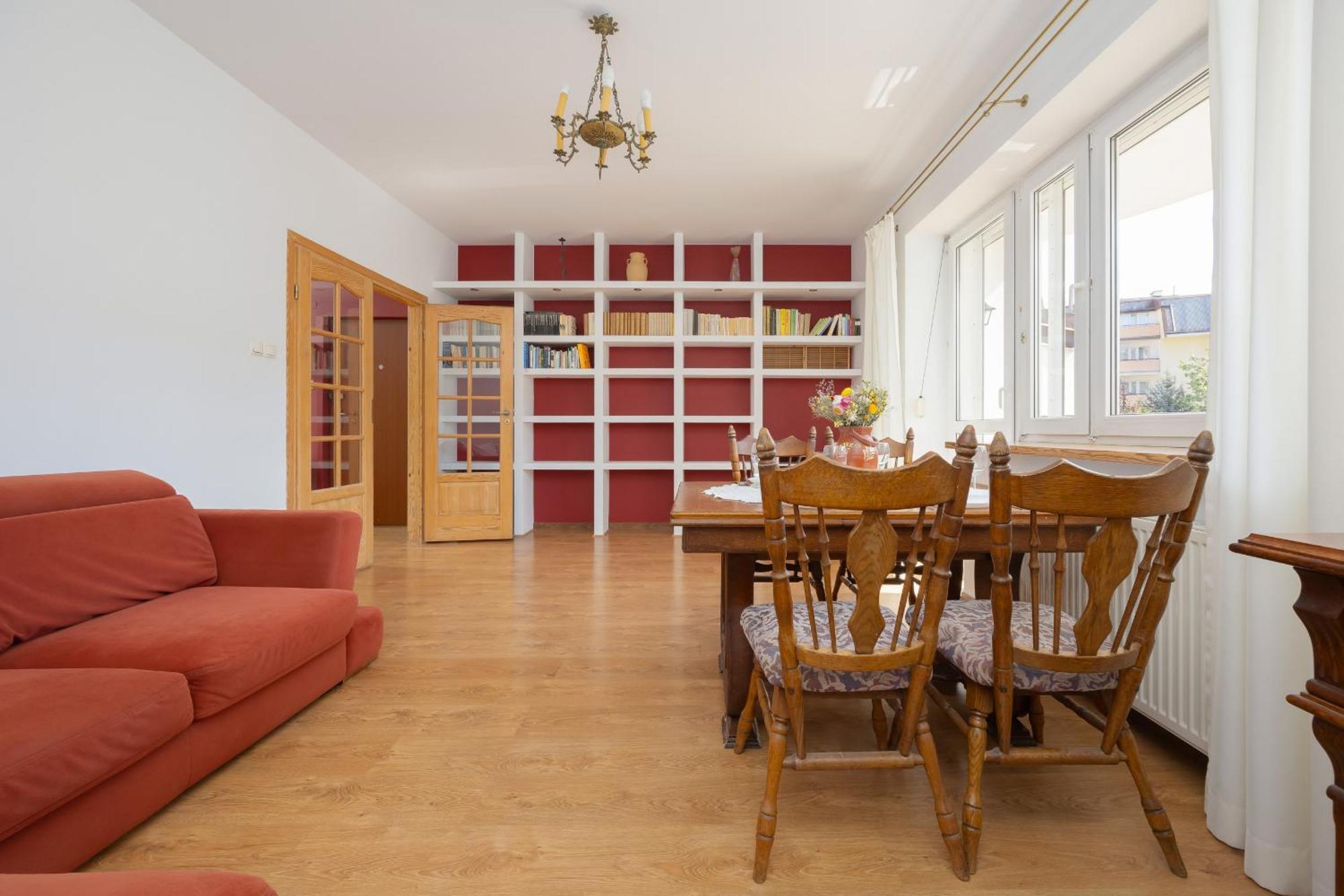 Spacious With Parking By Renters * Warszawa