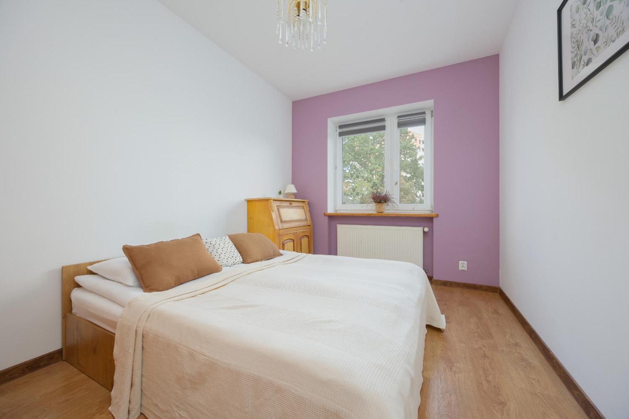 Spacious With Parking By Renters Leilighet Warszawa
