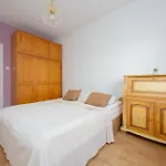 Spacious Apartment With Parking By Noclegi Renters