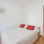 Spacious Apartment With Parking By Noclegi Renters