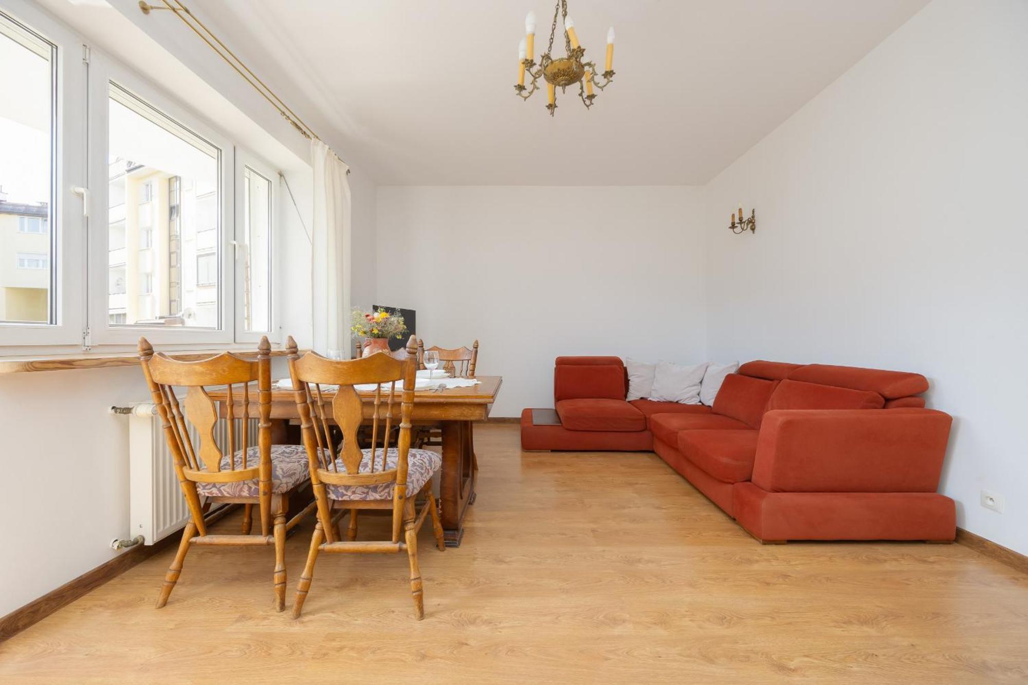 Apartament Spacious With Parking By Renters